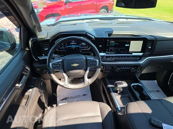 2024 Chevrolet Silverado 1500 LTZ Crew Cab Short Bed - miniatura 7