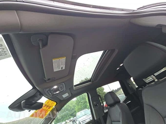 2024 Chevrolet Silverado 1500 LTZ Crew Cab Short Bed 1LZ - miniatura 8