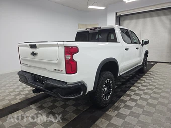 2024 Chevrolet Silverado 1500 ZR2 Crew Cab Short Bed 3LT - miniatura 4