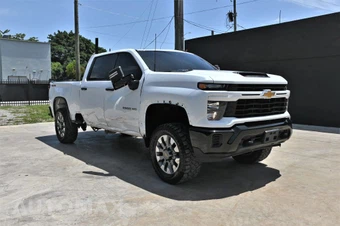 2024 Chevrolet Silverado 2500HD Custom Crew Cab Medium Bed 1CX - car from the USA, Manheim Buy-Now listing at AUTOMAX