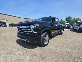 2024 Chevrolet Silverado 2500HD High Country Crew Cab Medium Bed - samochód z USA z aukcji Manheim, oferta Kup Teraz w AUTOMAX