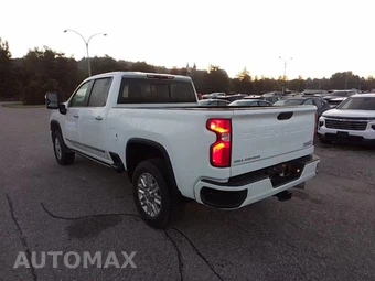 2024 Chevrolet Silverado 2500HD High Country Crew Cab Medium Bed - miniatura 3