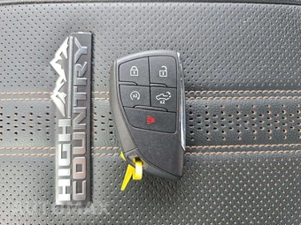 2024 Chevrolet Silverado 2500HD High Country Crew Cab Medium Bed 3LZ - miniatura 5