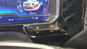 2024 Chevrolet Silverado 2500HD LT Crew Cab Medium Bed 1LT - miniatura 25