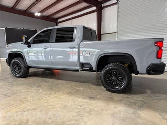 2024 Chevrolet Silverado 2500HD ZR2 Crew Cab Medium Bed 3LT - miniatura 4