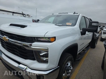 2024 Chevrolet Silverado 3500HD Cab Chassis LT Crew Cab 1LT DRW