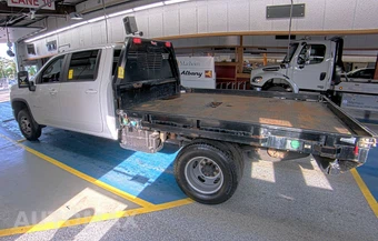 2024 Chevrolet Silverado 3500HD Cab Chassis LT Crew Cab 1LT DRW - miniatura 6