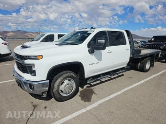 2024 Chevrolet Silverado 3500HD Cab Chassis LT Crew Cab 1LT DRW - samochód z USA z aukcji Manheim, oferta Kup Teraz w AUTOMAX