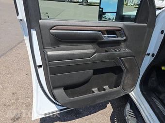 2024 Chevrolet Silverado 3500HD Cab Chassis LT Crew Cab 1LT DRW - miniatura 9