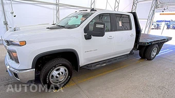 2024 Chevrolet Silverado 3500HD Cab Chassis LT Crew Cab 1LT DRW - samochód z USA z aukcji Manheim, oferta Kup Teraz w AUTOMAX