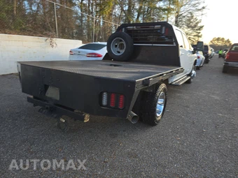 2024 Chevrolet Silverado 3500HD Cab Chassis LT Crew Cab 1LT DRW - miniatura 4