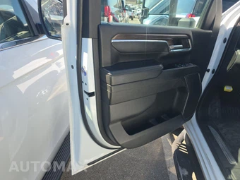 2024 Chevrolet Silverado 3500HD Cab Chassis LT Crew Cab 1LT DRW - miniatura 9