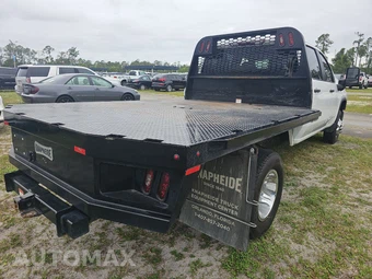 2024 Chevrolet Silverado 3500HD Cab Chassis Work Truck Crew Cab 1WT DRW - miniatura 4