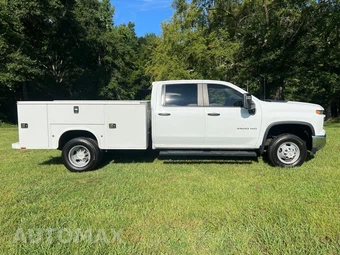 2024 Chevrolet Silverado 3500HD Cab Chassis Work Truck Crew Cab 1WT DRW - samochód z USA z aukcji Manheim, oferta Kup Teraz w AUTOMAX