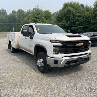 2024 Chevrolet Silverado 3500HD Cab Chassis Work Truck Crew Cab 1WT DRW - miniatura 2