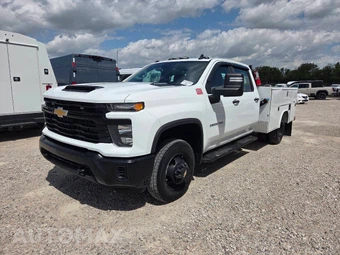 2024 Chevrolet Silverado 3500HD Cab Chassis Work Truck Crew Cab 1WT DRW - miniatura 3