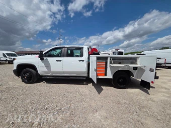 2024 Chevrolet Silverado 3500HD Cab Chassis Work Truck Crew Cab 1WT DRW - miniatura 4