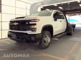 2024 Chevrolet Silverado 3500HD Cab Chassis Work Truck Crew Cab 1WT DRW - samochód z USA z aukcji Manheim, oferta Kup Teraz w AUTOMAX