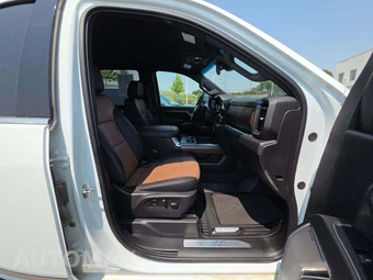 2024 Chevrolet Silverado 3500HD High Country Crew Cab Long Bed 3LZ DRW - miniatura 18