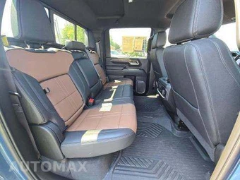2024 Chevrolet Silverado 3500HD High Country Crew Cab Medium Bed 3LZ - miniatura 17