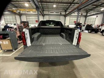2024 Chevrolet Silverado EV Work Truck Crew Cab Short Bed 4WT - miniatura 4