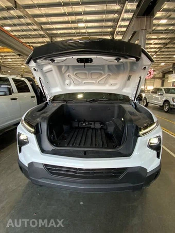 2024 Chevrolet Silverado EV Work Truck Crew Cab Short Bed 4WT - miniatura 3