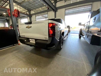 2024 Chevrolet Silverado EV Work Truck Crew Cab Short Bed 4WT - miniatura 4