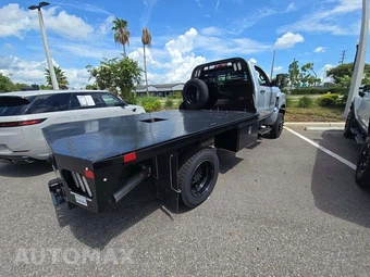 2024 Chevrolet SILVERADO MEDIUM DUTY Base - miniatura 3