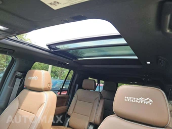 2024 Chevrolet Suburban High Country 3LZ - miniatura 11