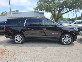 2024 Chevrolet Suburban High Country 3LZ - miniatura 4