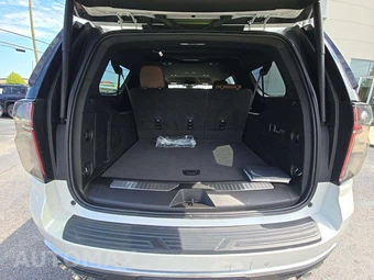 2024 Chevrolet Suburban High Country 3LZ - miniatura 12