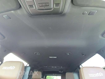 2024 Chevrolet Suburban High Country 3LZ - miniatura 8