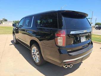2024 Chevrolet Suburban High Country 3LZ - miniatura 2