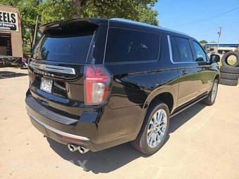 2024 Chevrolet Suburban High Country 3LZ - miniatura 3