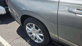 2024 Chevrolet Suburban High Country 3LZ - miniatura 25