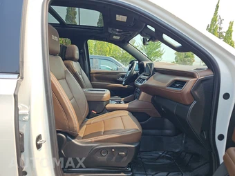 2024 Chevrolet Suburban High Country 3LZ - miniatura 8