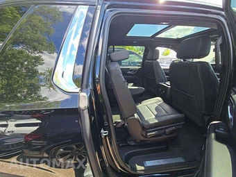 2024 Chevrolet Suburban LT 1LT - miniatura 17