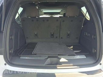 2024 Chevrolet Tahoe High Country 3LZ - miniatura 15