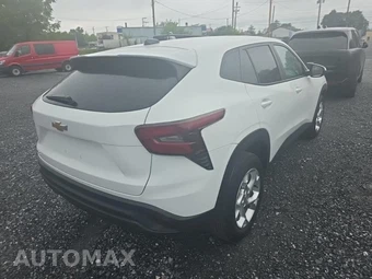 2024 Chevrolet Trax LS - miniatura 4