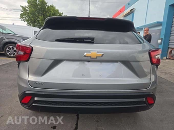 2024 Chevrolet Trax LS – miniatura 3