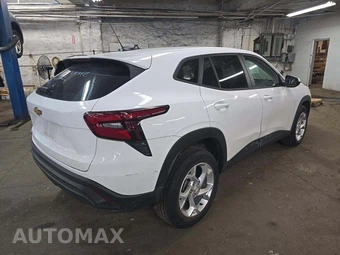2024 Chevrolet Trax LS – miniatura 3