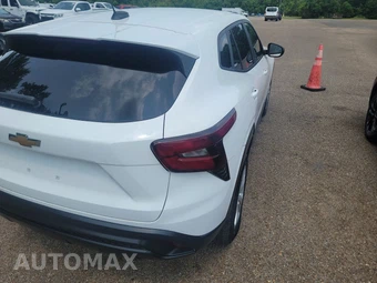 2024 Chevrolet Trax LS – miniatura 4