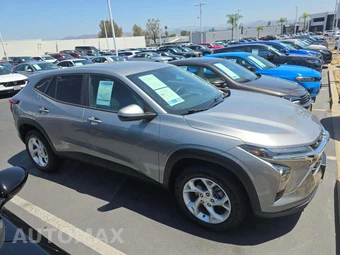 2024 Chevrolet Trax LS - miniatura 4