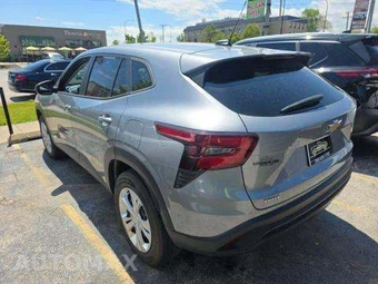 2024 Chevrolet Trax LS – miniatura 2