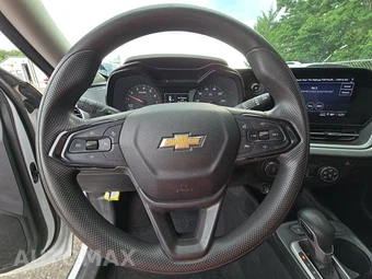 2024 Chevrolet Trax LS – miniatura 10