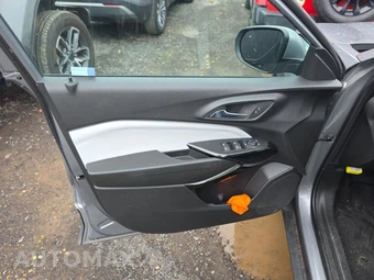 2024 Chevrolet Trax LT - miniatura 9