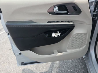 2024 Chrysler Pacifica Hybrid Select 121.6" WB - miniatura 9
