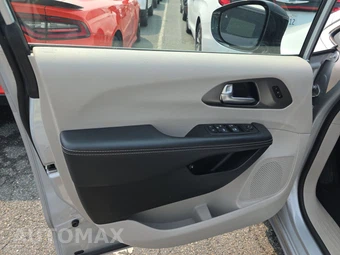 2024 Chrysler Pacifica Hybrid Select 121.6" WB - miniatura 9