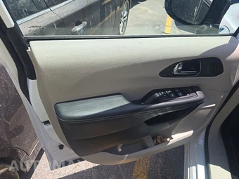 2024 Chrysler Pacifica Hybrid Select 121.6" WB - miniatura 9