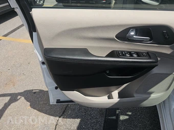 2024 Chrysler Pacifica Hybrid Select 121.6" WB - miniatura 9